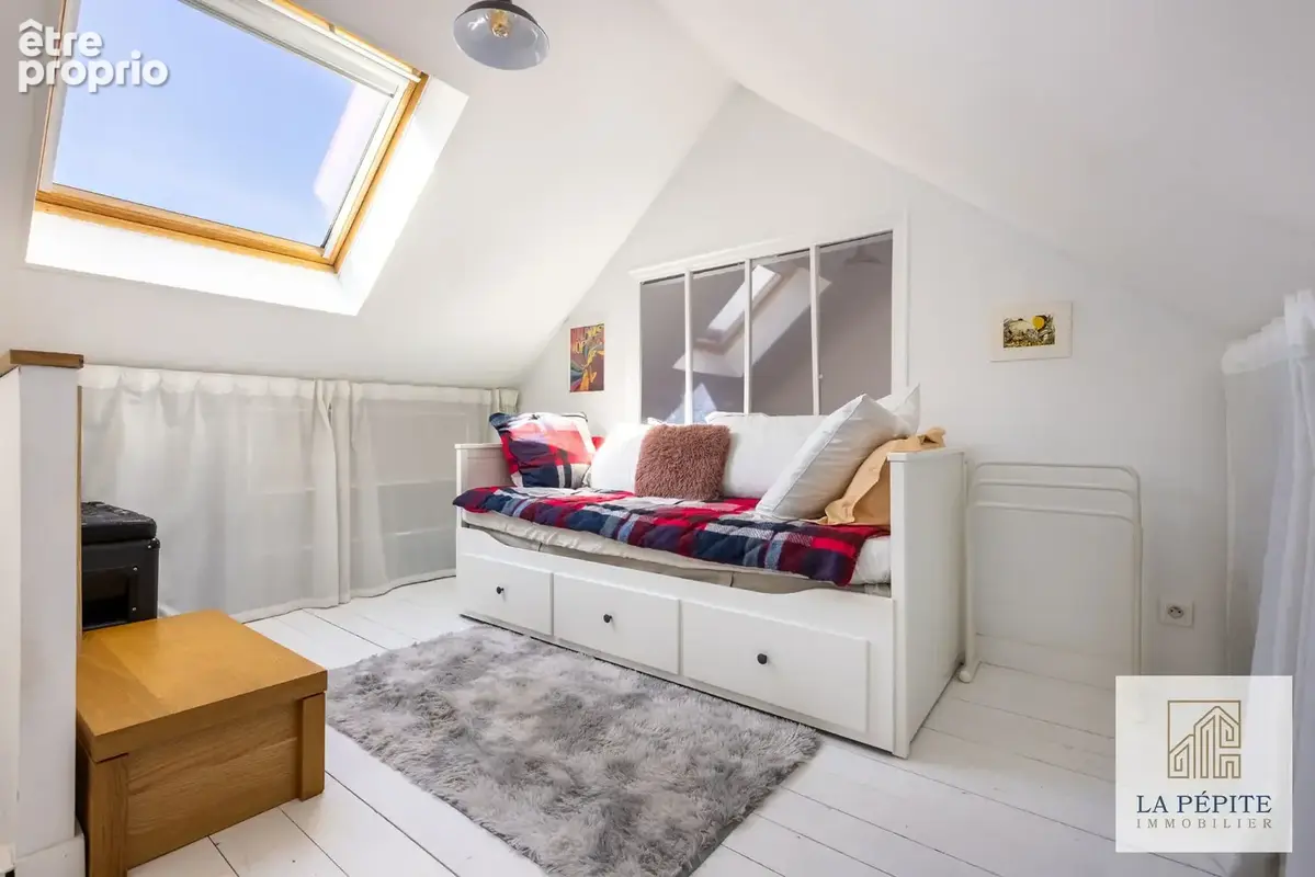 Appartement de caractère avec vue port, belle hauteur sous plafond et 3 chambres - photo 14