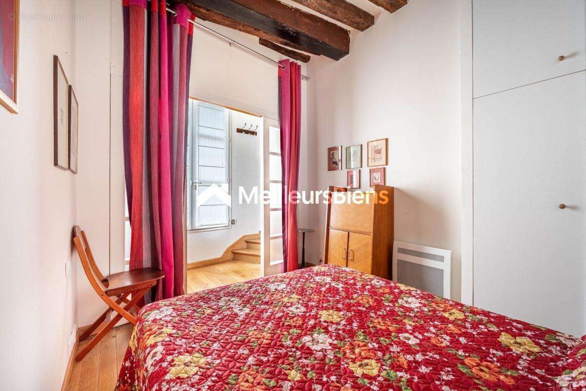 Appartement à PARIS-4E