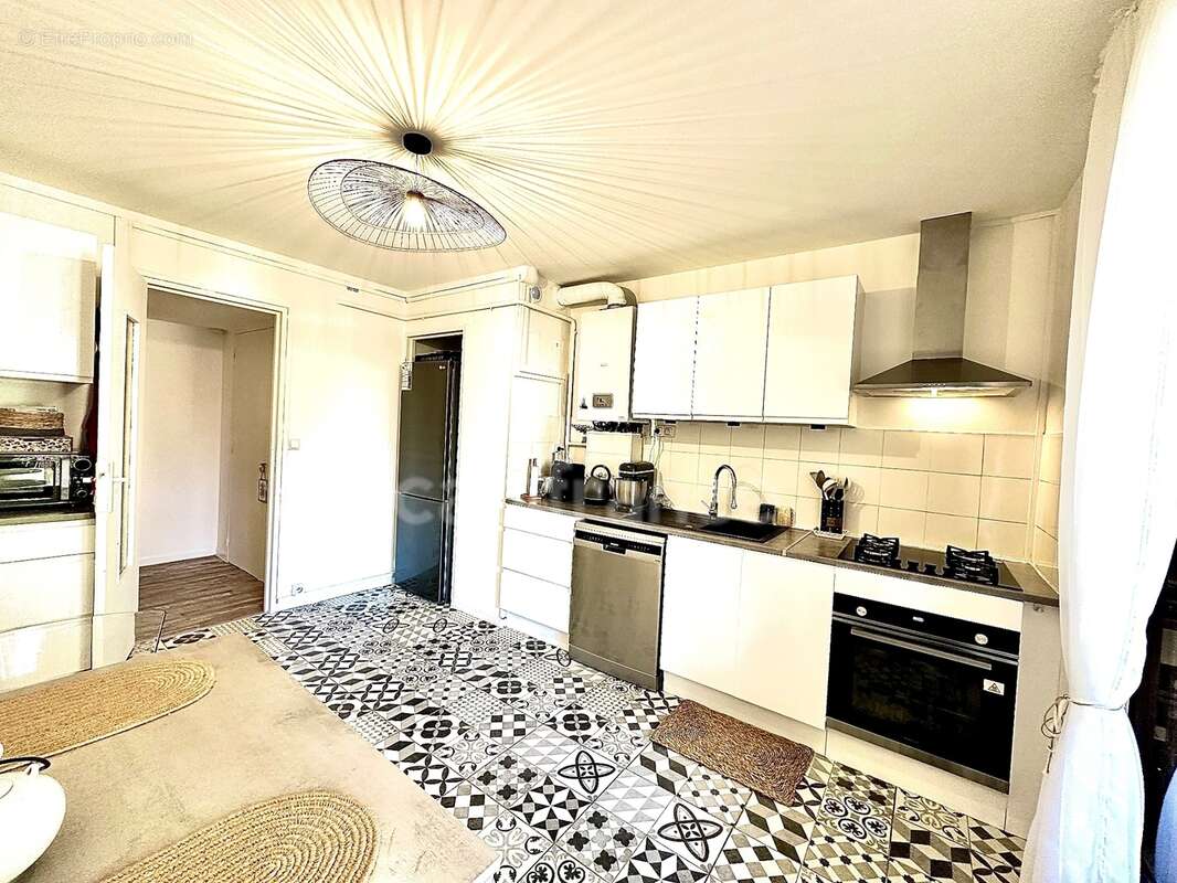 Marseille 9ème, le Cabot/Panouse, T3/4 de 74m2 au calme + Balcon + Cave - photo 11