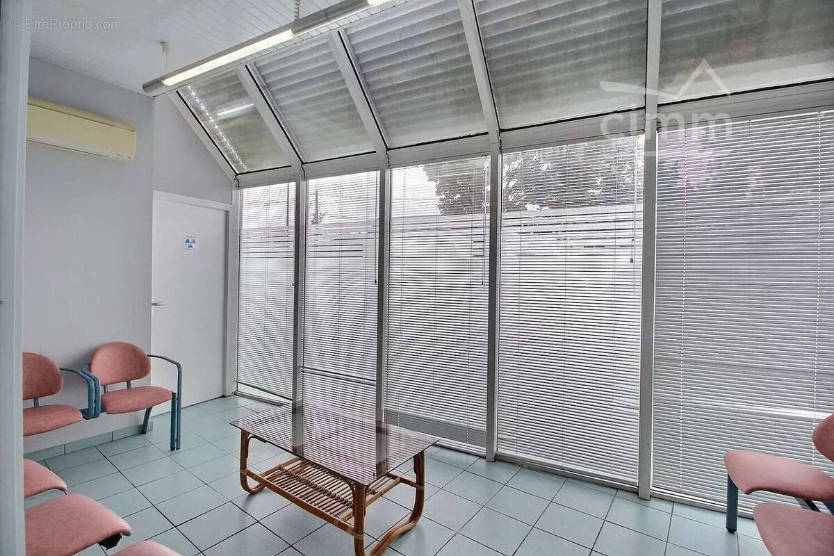 Commerce à JOUE-LES-TOURS