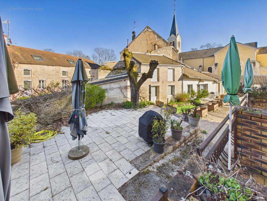 Appartement à VELARS-SUR-OUCHE