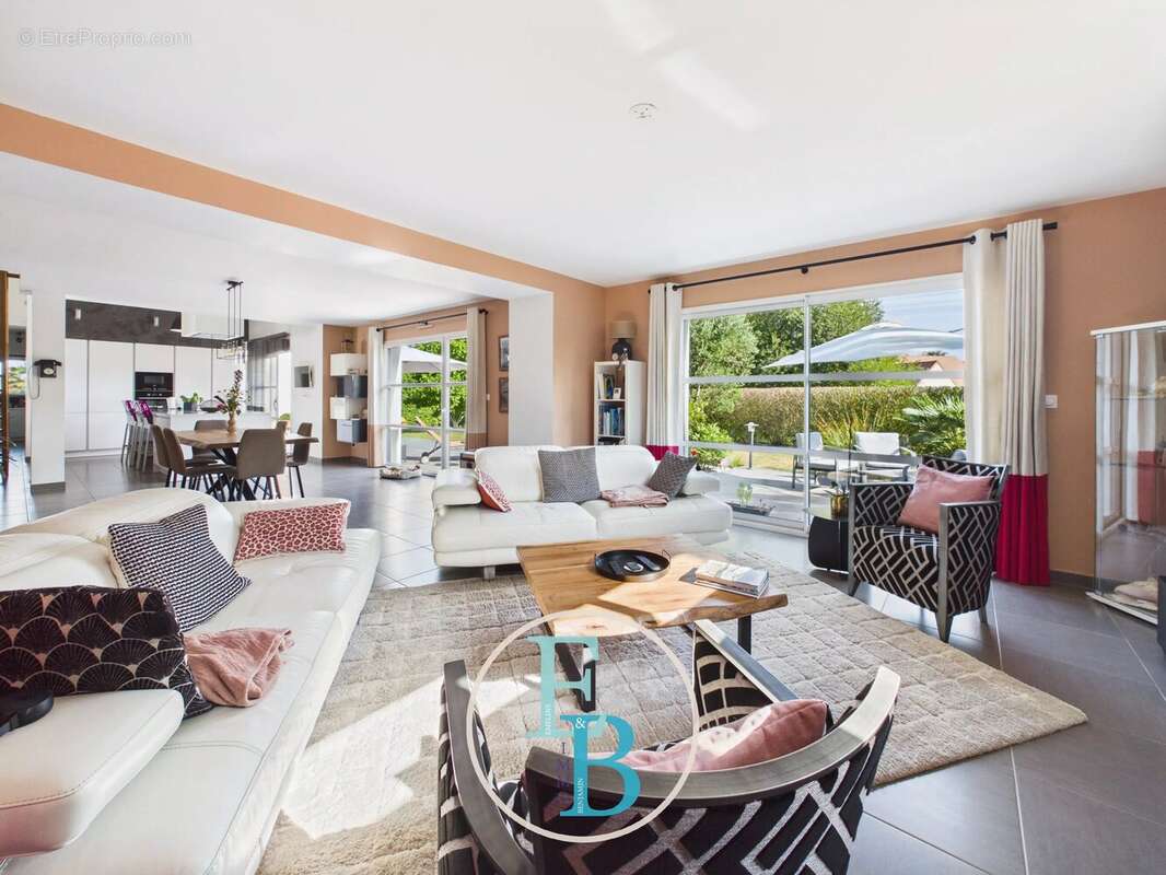 MAISON - T5 - 157,93m2 - photo 6