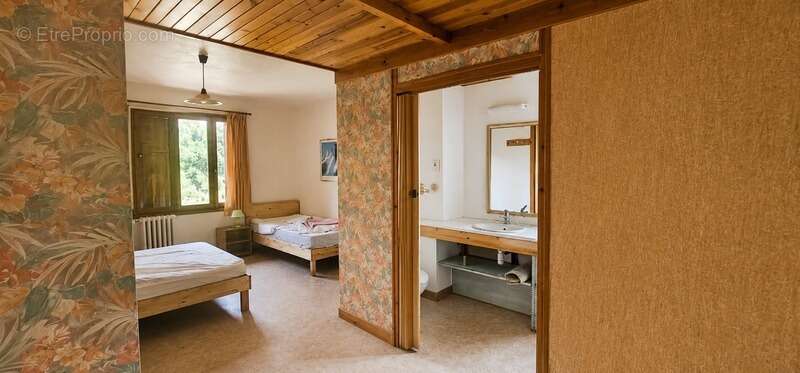Propriété de 828m² sur 9045m² de terrain - Chorges - photo 17