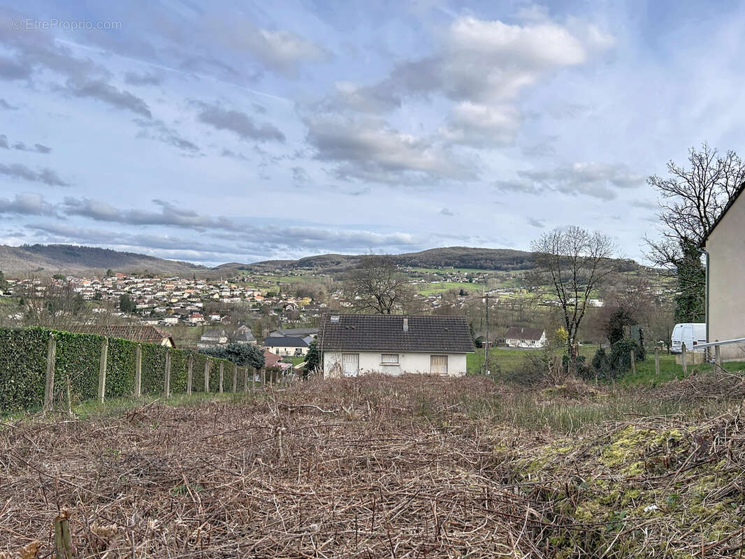 Terrain à LA FEUILLADE