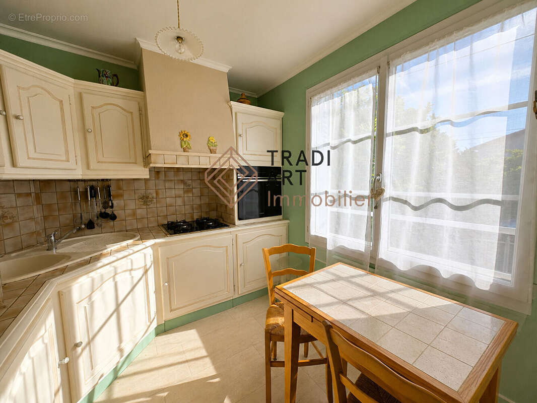 Pavillon individuel de plain pied avec double garage - photo 3