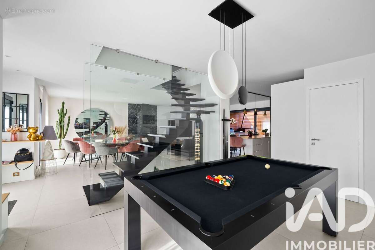 Maison 200 m² à Jouars-Pontchartrain  - photo 6