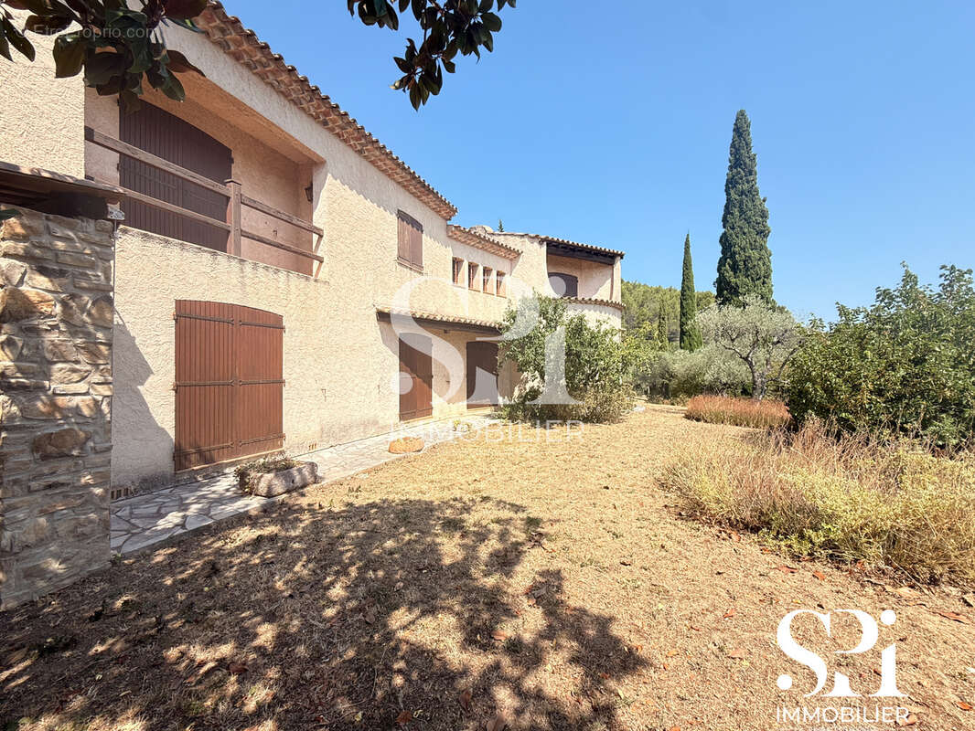 Maison à SOLLIES-VILLE
