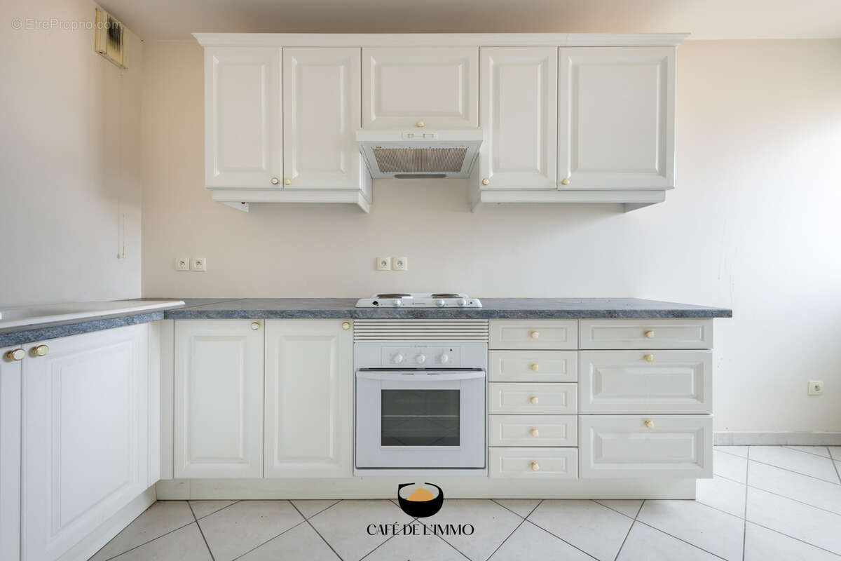 Appartement à MARSEILLE-4E