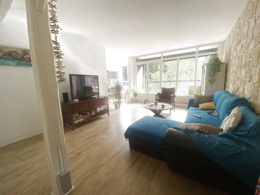 Appartement à SURVILLIERS