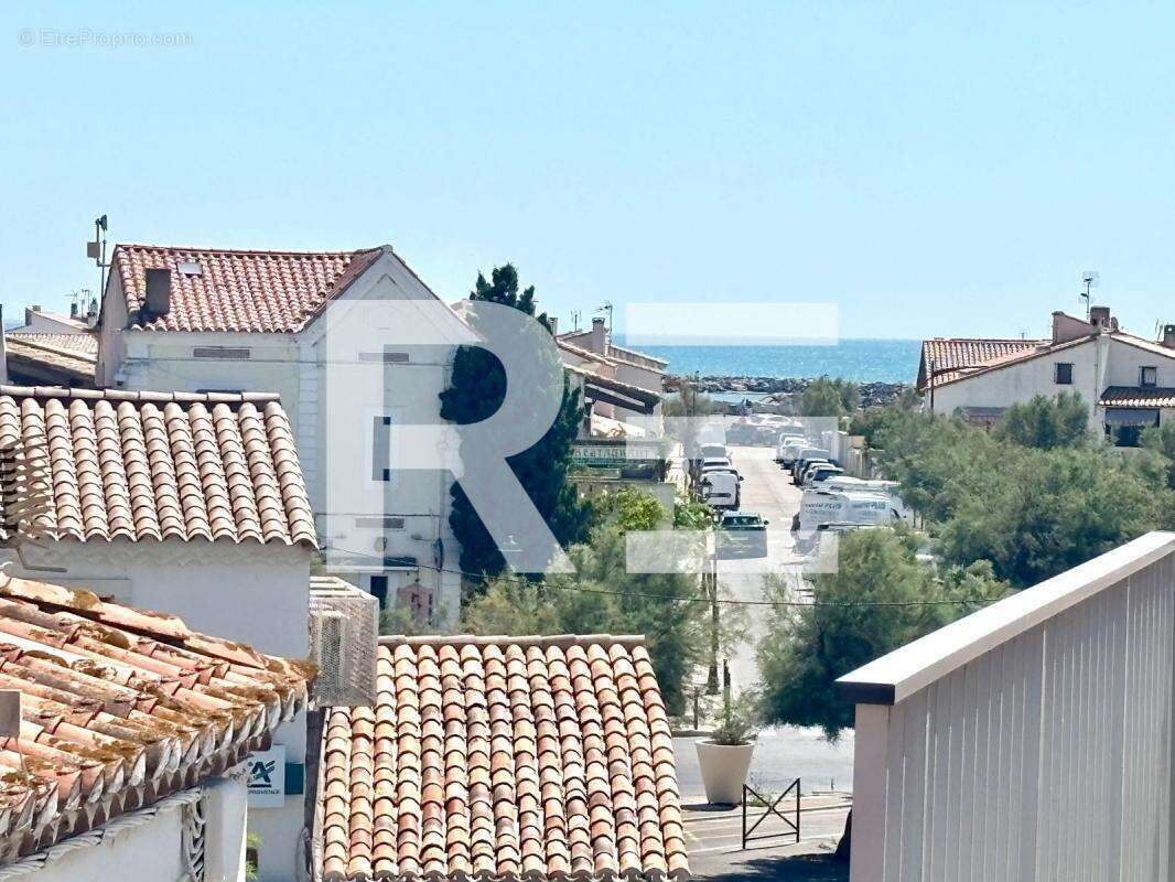 Commerce à SAINTES-MARIES-DE-LA-MER