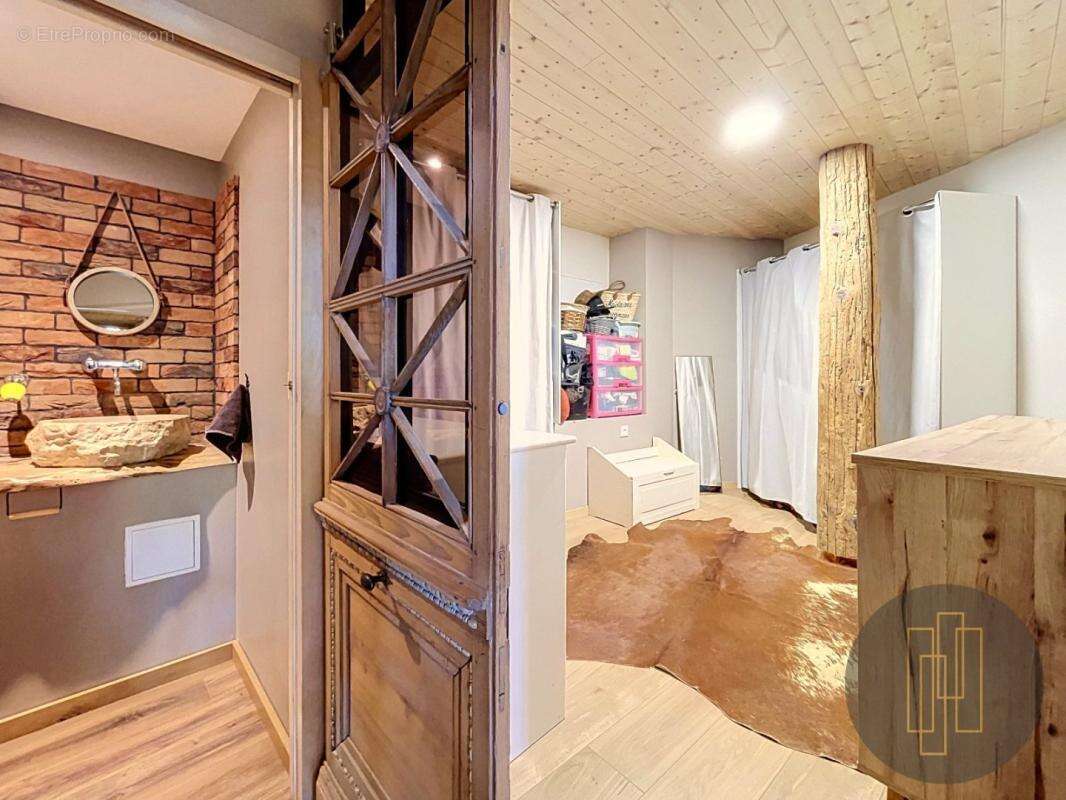 Maison en pierres dorées de 170m² avec vue dégagée - photo 16