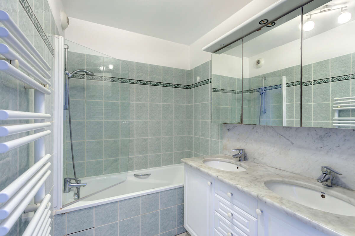 Appartement à LE PLESSIS-ROBINSON