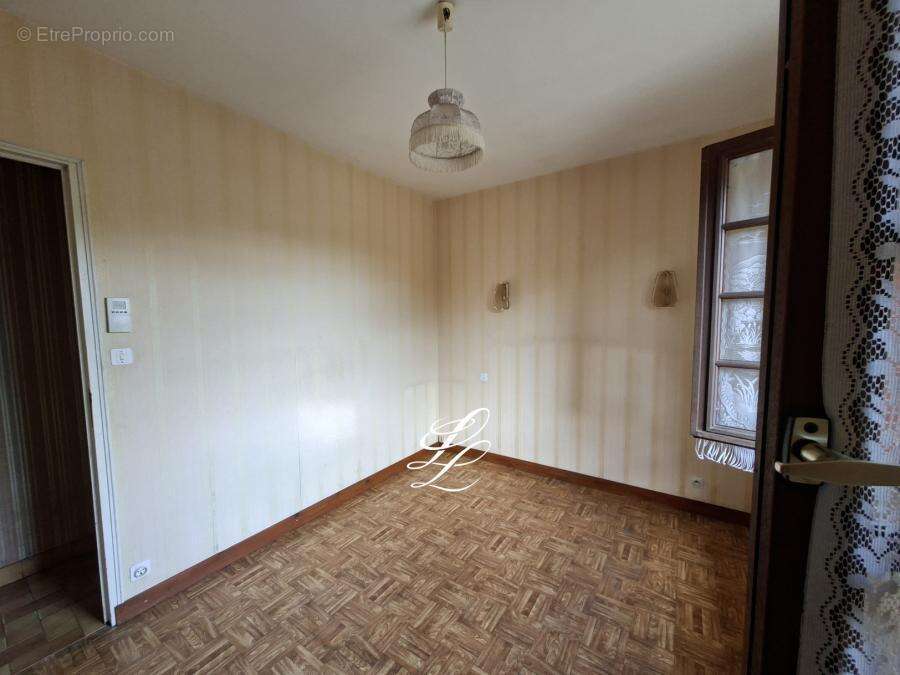 Maison à NOYEN-SUR-SARTHE