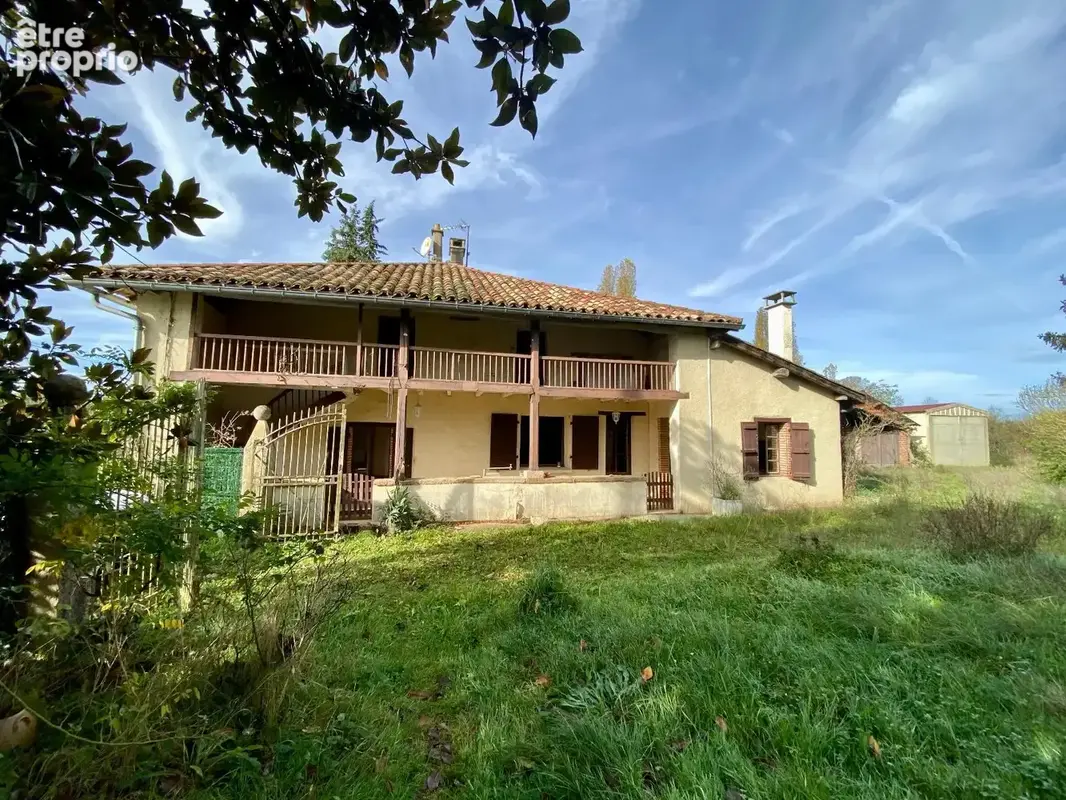   - Maison à NEGREPELISSE