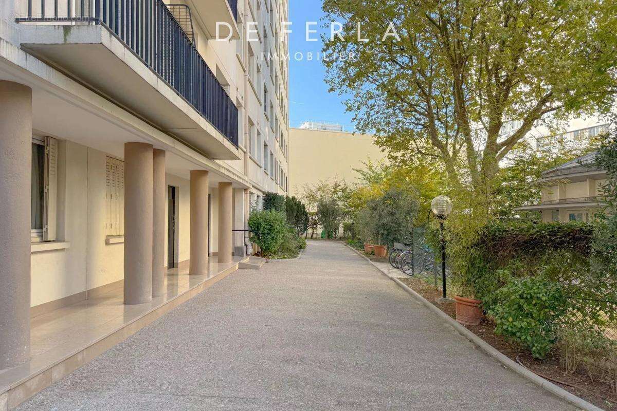 Appartement à PARIS-15E