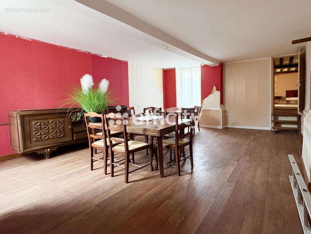 Maison à VILLEDIEU-LES-POELES