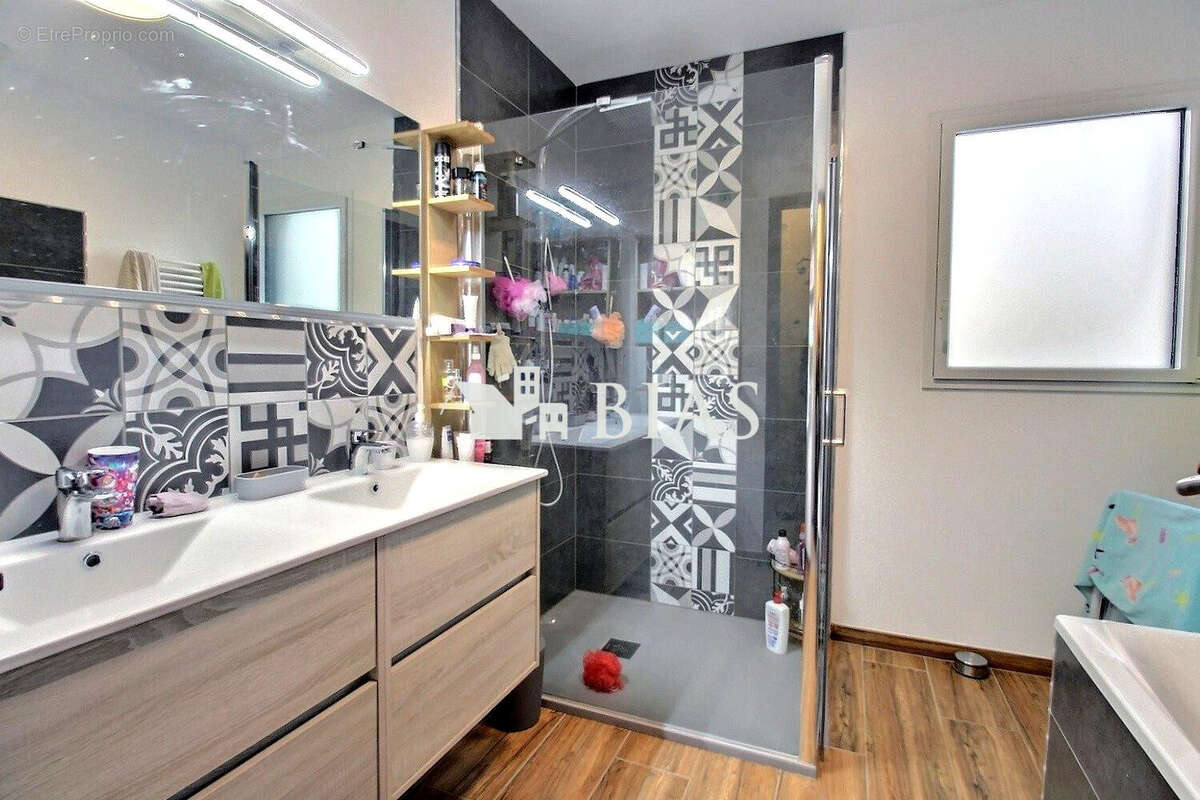 Maison à SAINT-PIERRE-DE-VARENGEVILLE