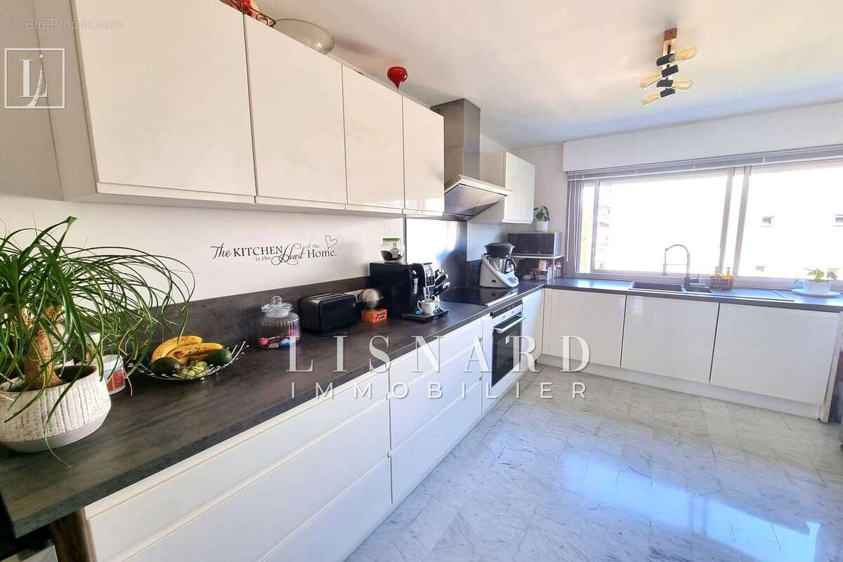 Appartement à VALLAURIS