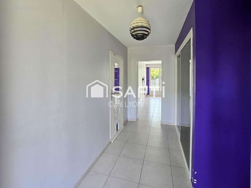 Maison 103 m² à Gennes  - photo 2