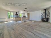 Maison à CHAILLEVETTE