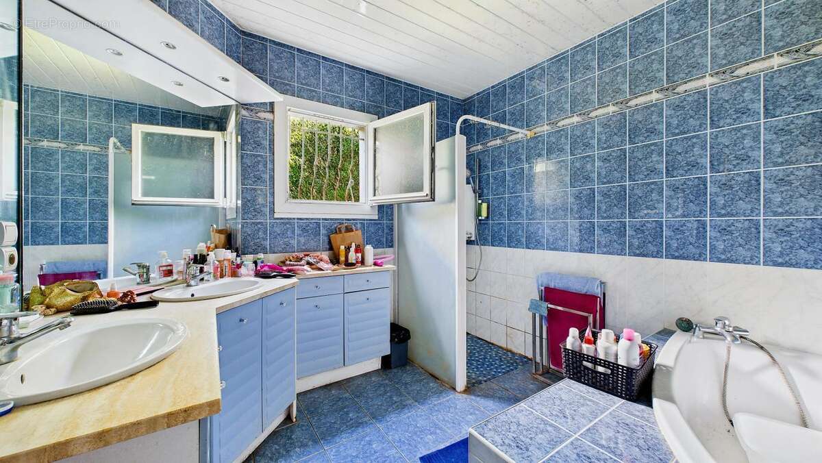 Maison à LIVRON-SUR-DROME