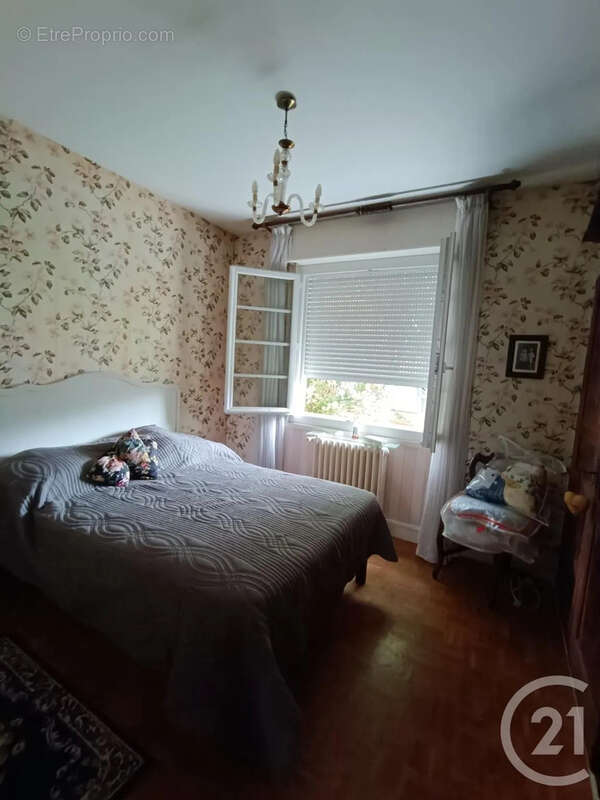 Maison à COUTRAS