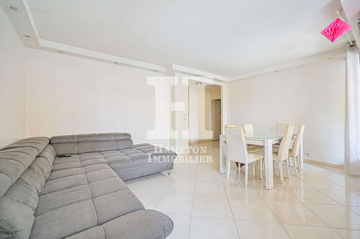 Appartement à PARIS-19E