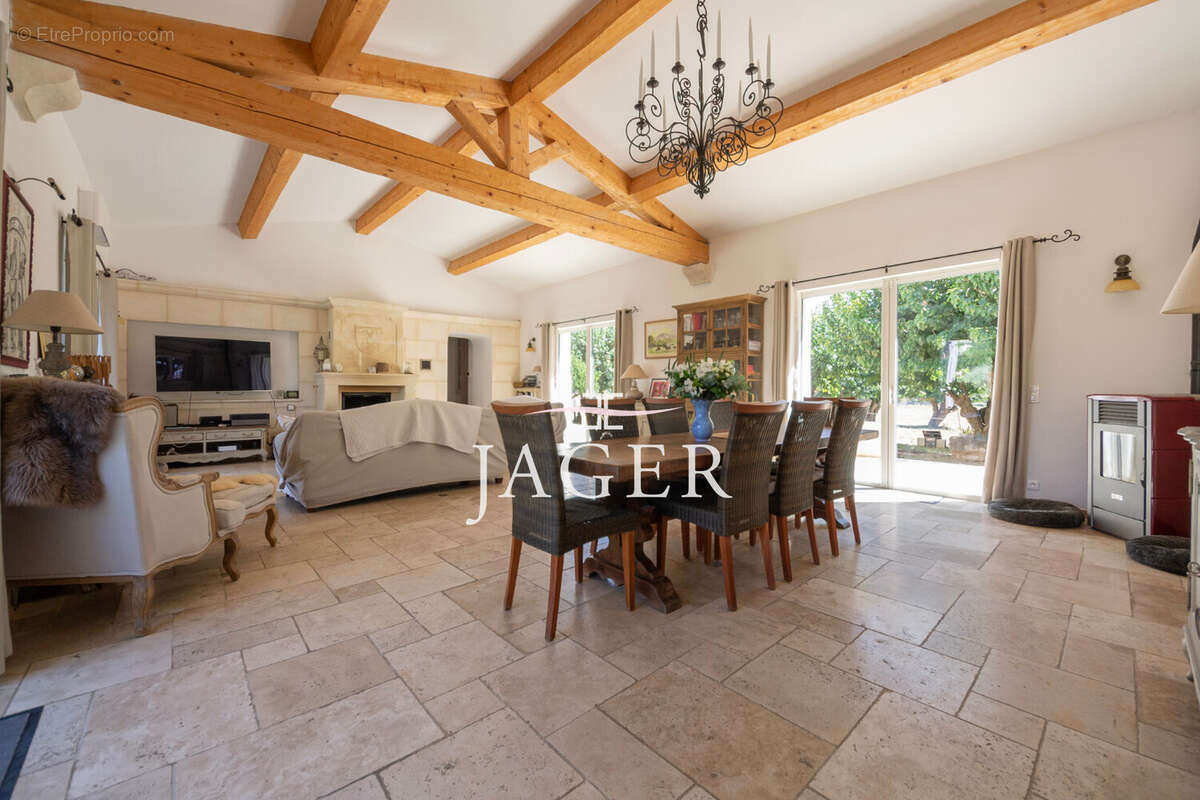 Maison 400 m² à Grimaud  - photo 6