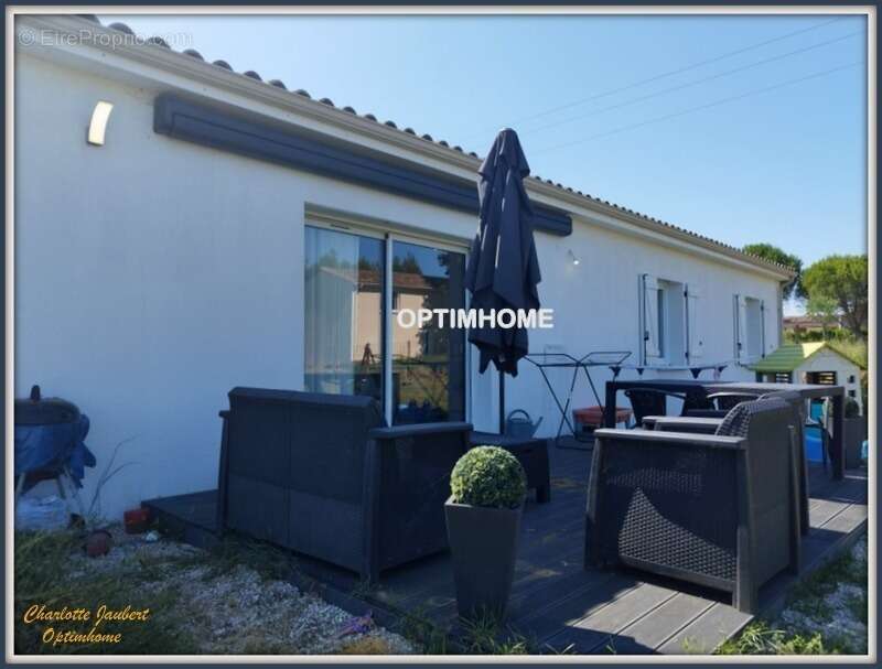 Maison à VILLEBOIS-LAVALETTE