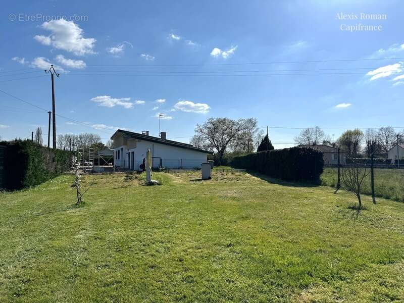 Maison de plain-pied 105 m² + double garage – env. 155 m² utiles – terrain 1 533 m² – proche commodités - photo 11