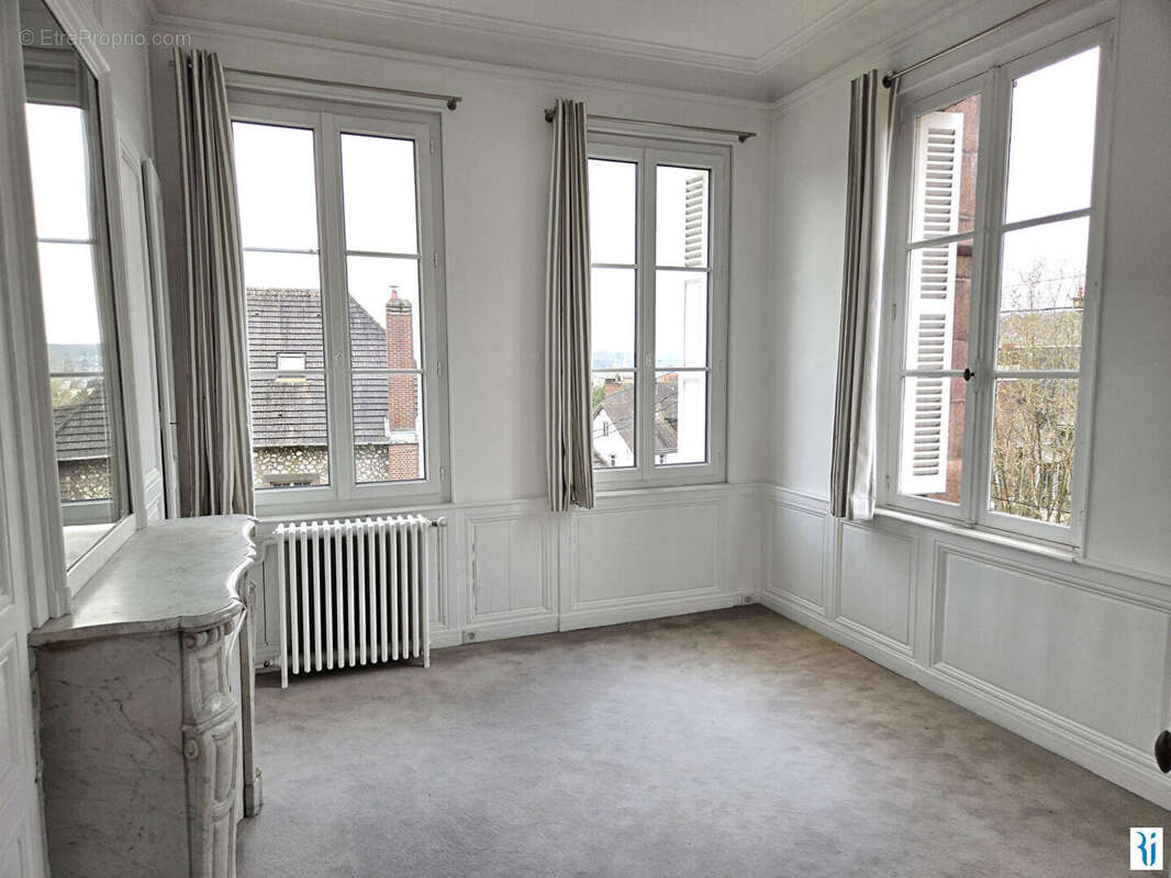 Appartement 81 m² à Mont-Saint-Aignan  - photo 5