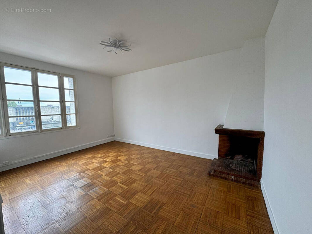 Appartement à SAINT-CYR-L'ECOLE