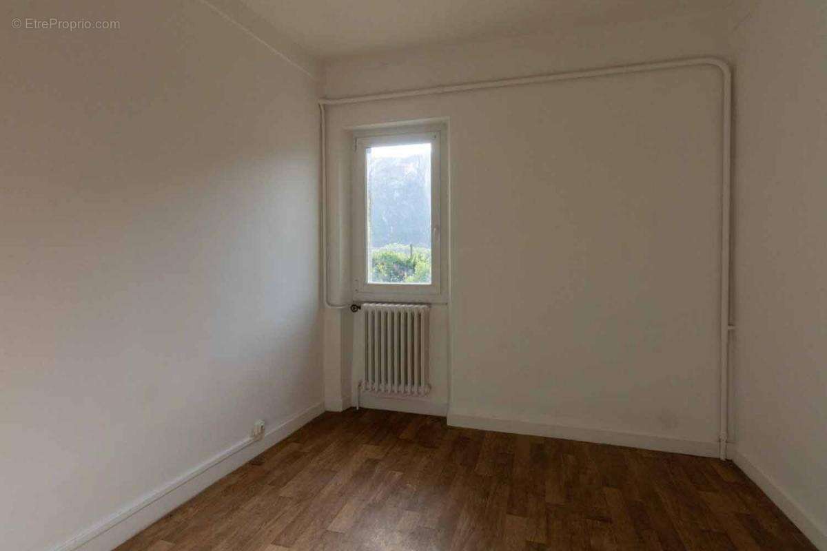 Maison à SAINT-JULIEN-EN-SAINT-ALBAN