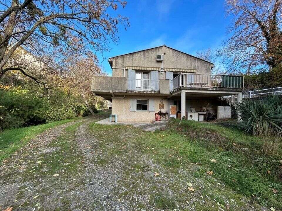 Appartement à GREOUX-LES-BAINS