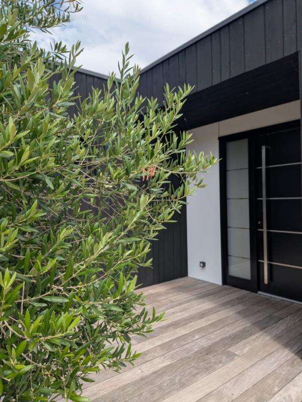 Maison de 150 m² aux performances passives - Un confort de vie exceptionnel au coeur de la nature - photo 2
