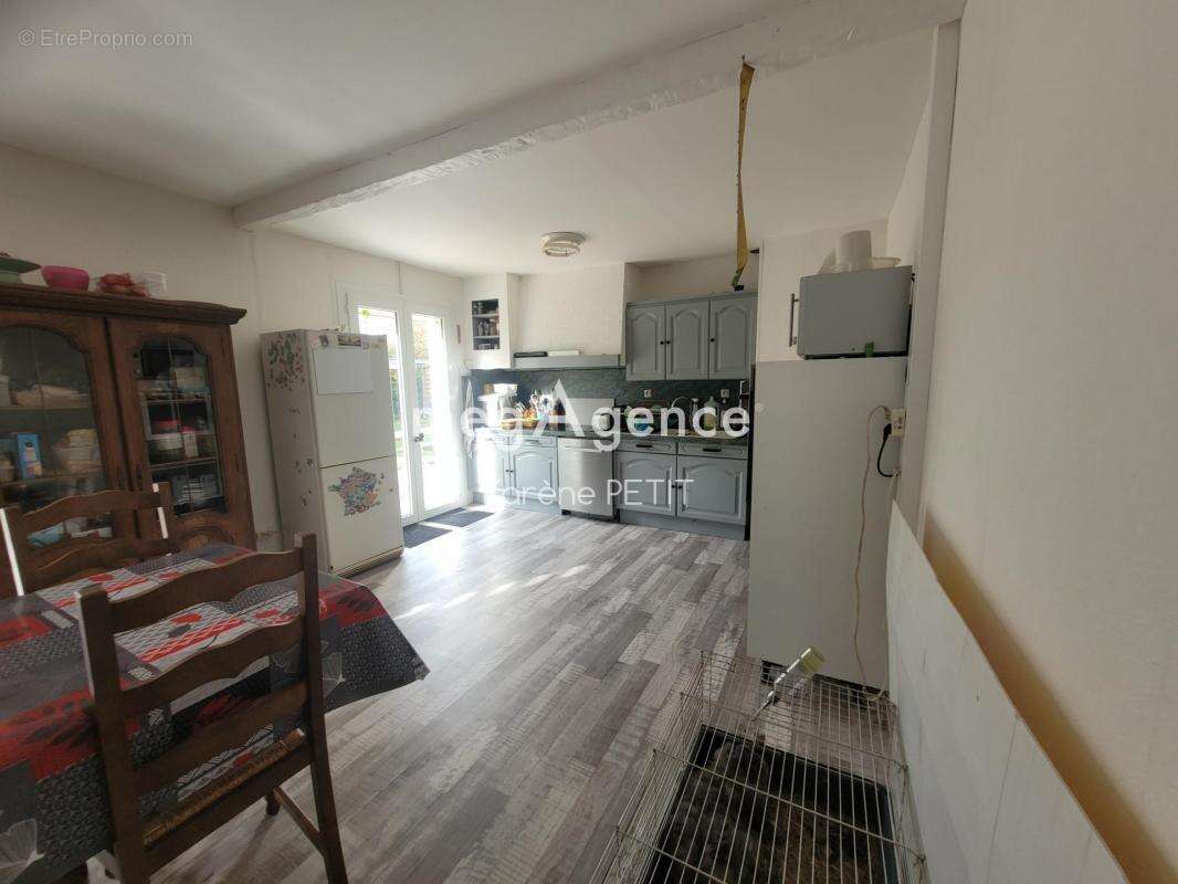 Maison à LE COUDRAY-SAINT-GERMER