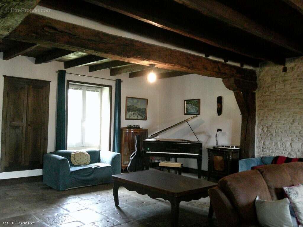 Maison à CHEF-BOUTONNE