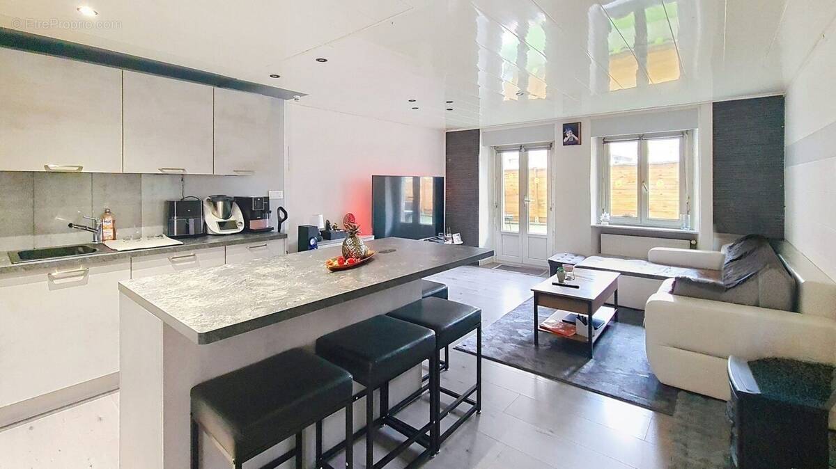 Maison à VOUJEAUCOURT