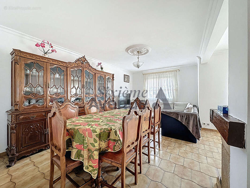 Maison à CHENNEVIERES-SUR-MARNE