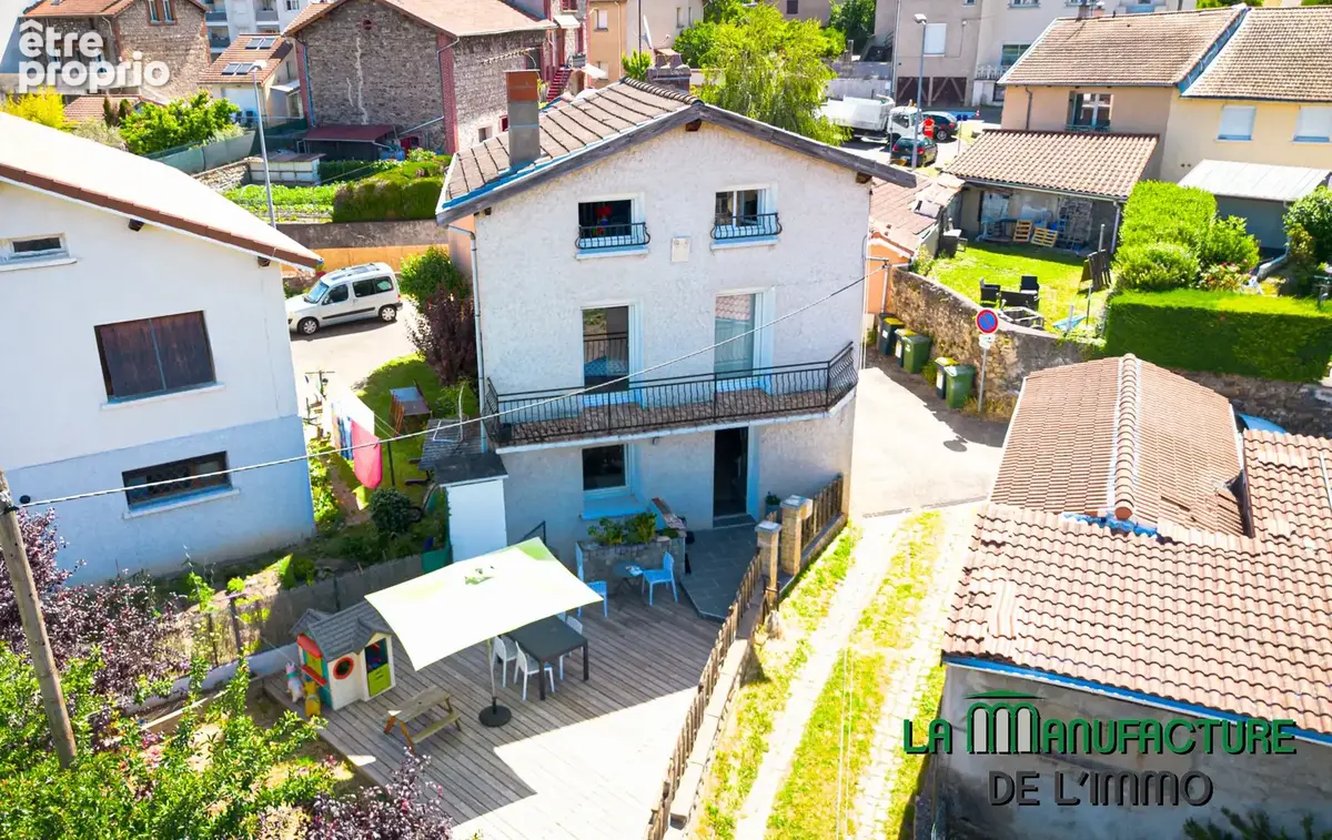 Maison à LE CHAMBON-FEUGEROLLES