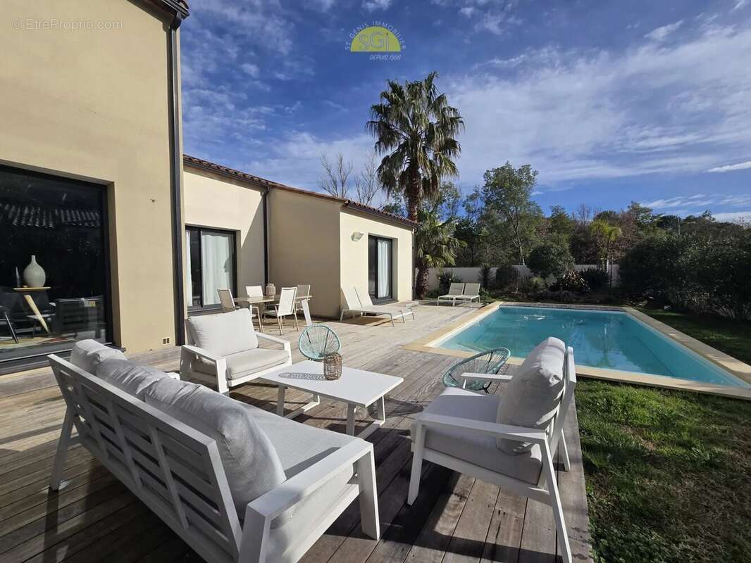 Maison à SAINT-GENIS-DES-FONTAINES