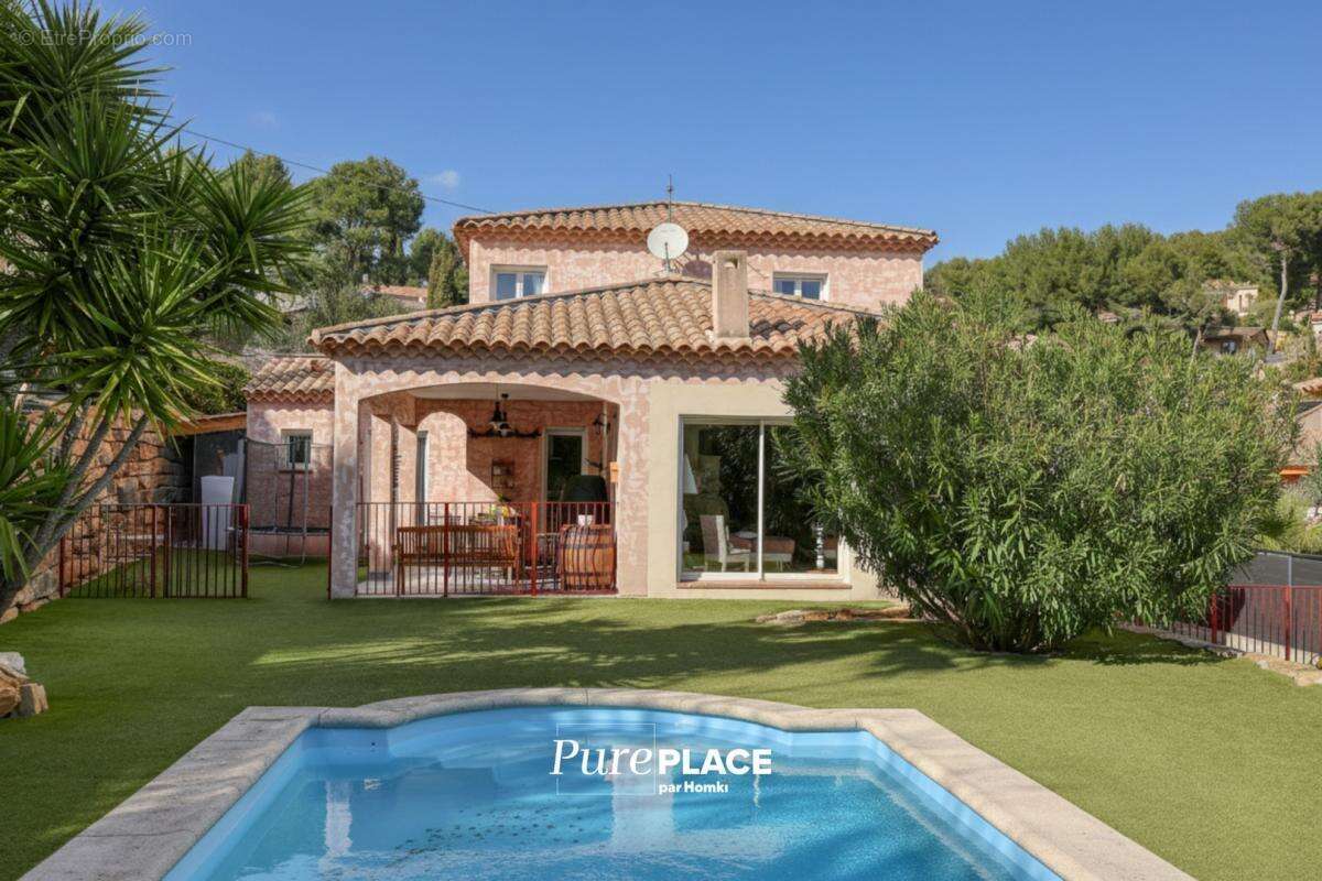 Maison à LA CADIERE-D'AZUR