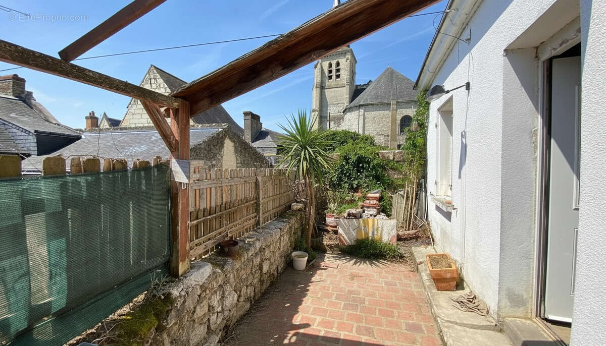 Maison ancienne 4 pièces au charme atypique en cœur de ville - photo 2
