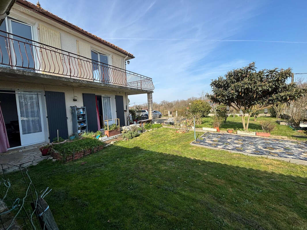 Appartement à MONTGAILLARD