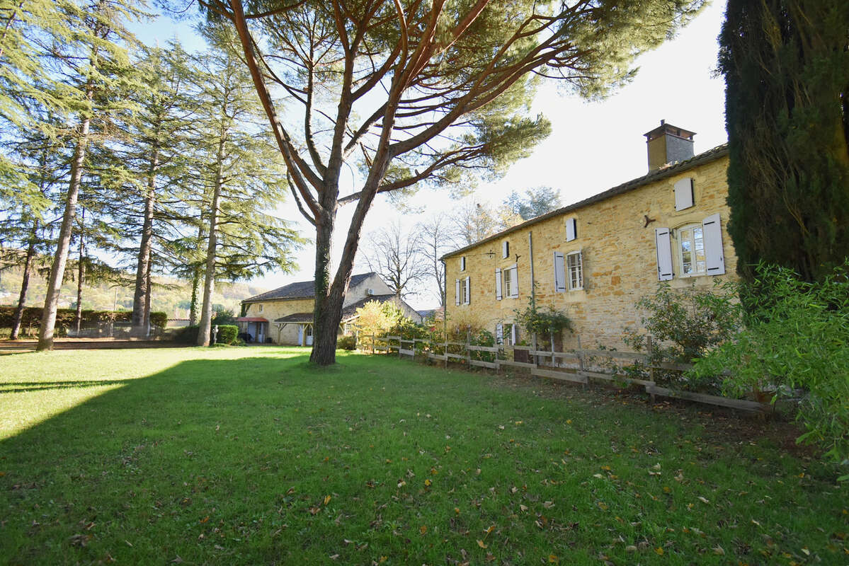 Maison à PUY-L&#039;EVEQUE