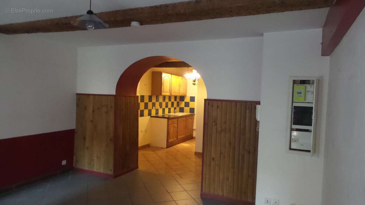 Immeuble de rapport à vendre, RDC+5 comprenant 5 appartement et un local commercial, TOULON centre historique (83000), proche du - photo 7