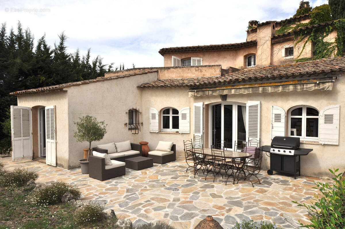 Maison à MOUGINS