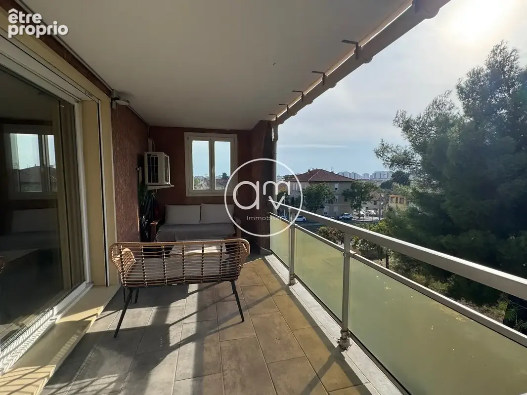 Toulon Brunet   Magnifique T4 rénové avec grande terrasse   3 chambres et dressing  Garage possible - photo 11