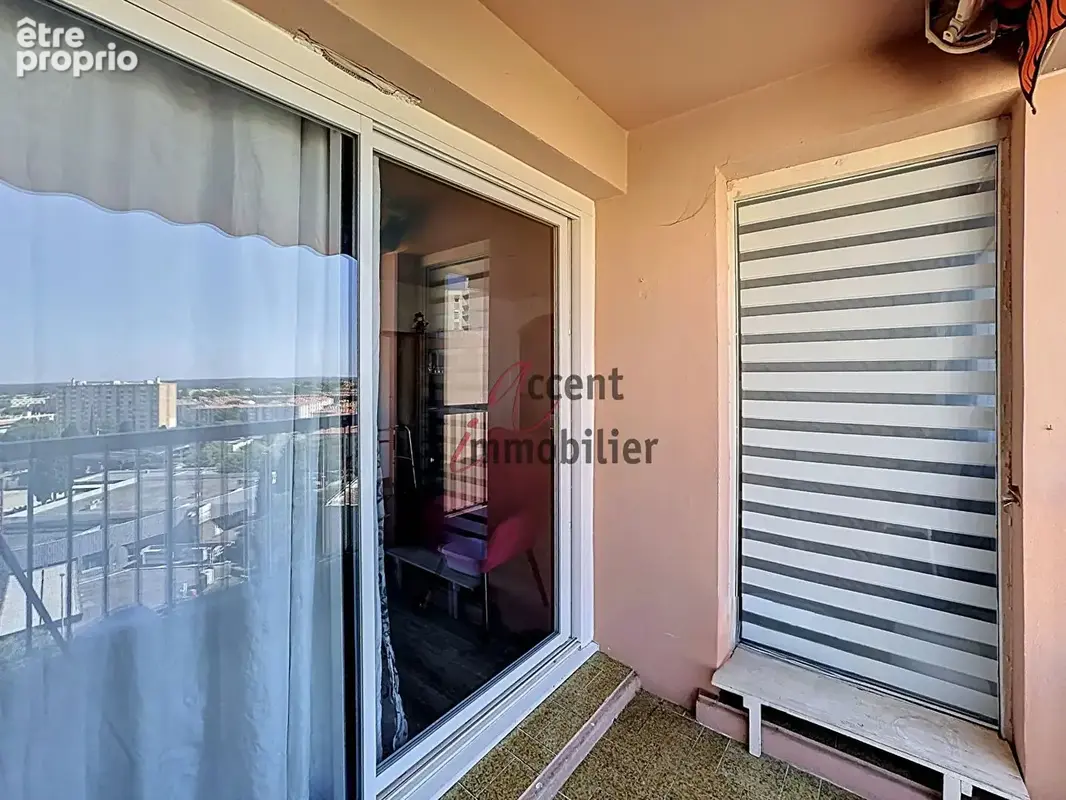 Salon De Provence bel appartement de type 3 de  78 m². - photo 8