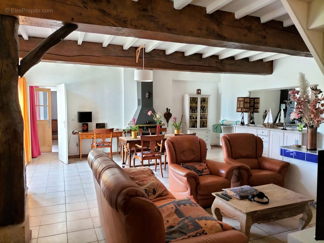 Maison à MONBARDON